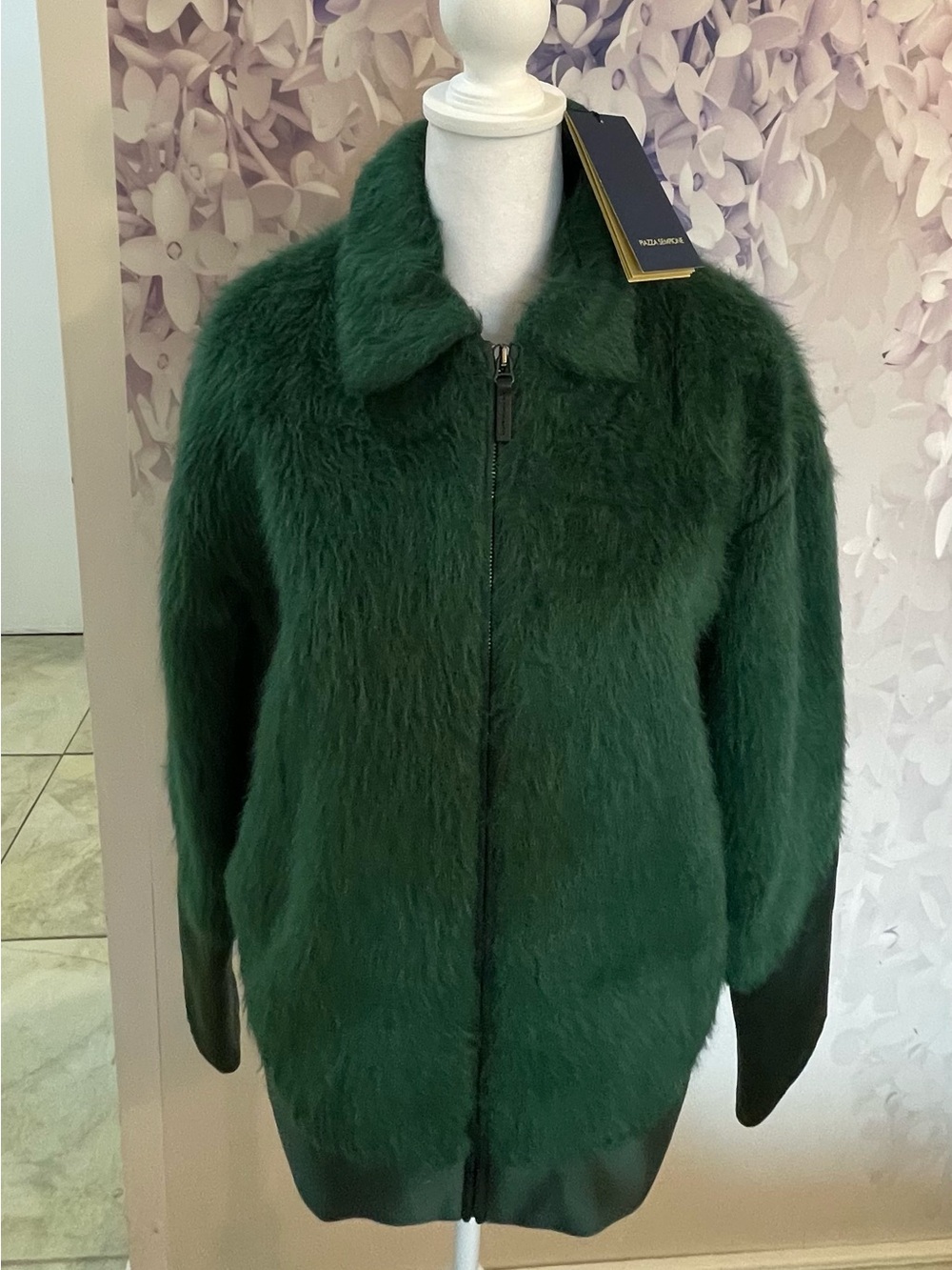 Piazza Sempione Fluffy Green Wool short Coat with Green Trim size EU 46